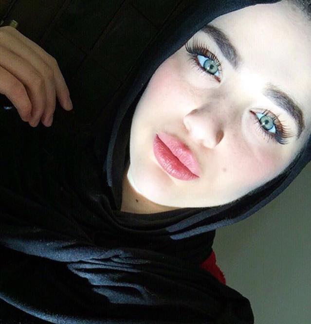 Beautiful arab girl 21 year old refugee in 8